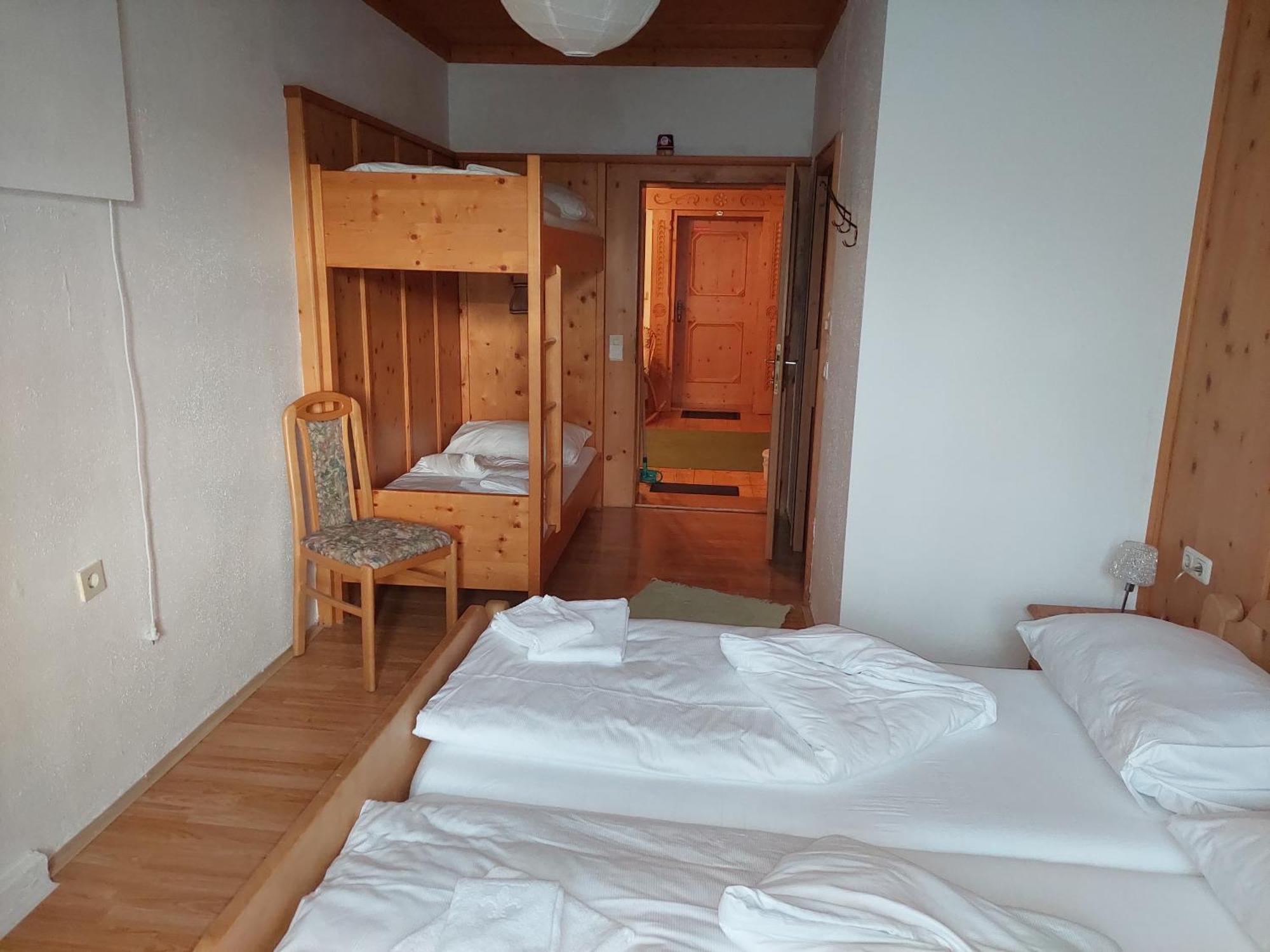 Gasthof Zur Post Taxenbach Rom bilde